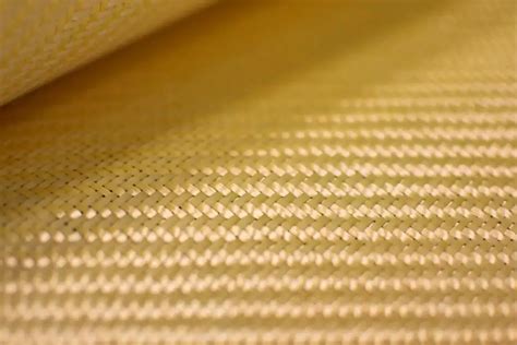  Aramid Fiber: O Material que Desafia os Limites da Resistência e Leveza!